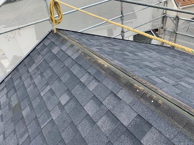 調査に伴い棟板金を解体